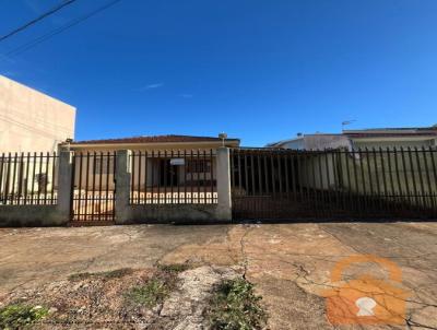 Casa para Venda, em Campo Mouro, bairro Centro, 4 dormitrios, 2 banheiros, 3 vagas