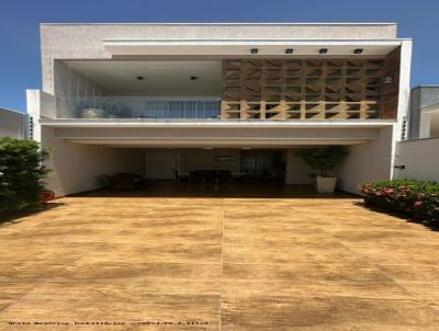 Sobrado para Venda, em Campo Mouro, bairro ., 3 dormitrios, 2 banheiros, 1 sute, 2 vagas