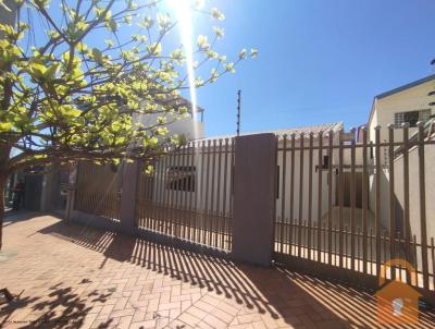 Casa para Venda, em Campo Mouro, bairro Centro, 3 dormitrios, 2 banheiros, 1 sute, 2 vagas